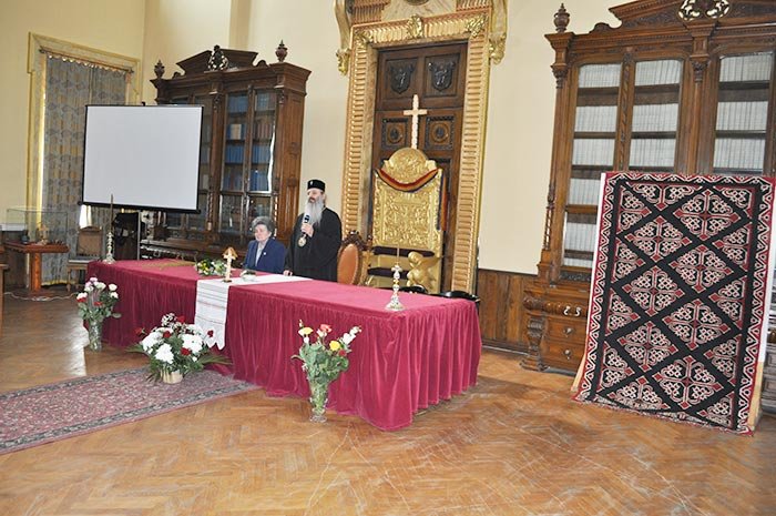 Reînvierea tradiţiilor populare româneşti la expoziţia „Lumină din lumină“ 105126