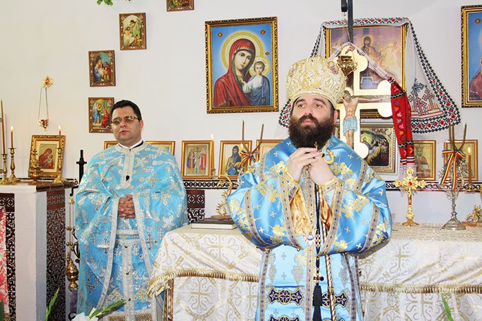 Vizită arhierească în Villanueva de la Cañada de Florii 105141