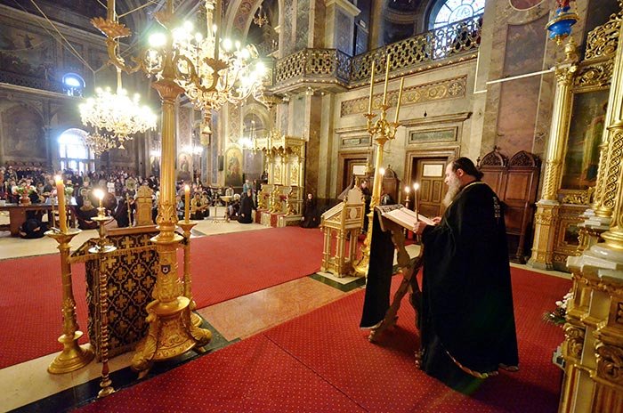 „Aceste evanghelii reprezintă cele 12 opriri pe care le-a făcut Fiul lui Dumnezeu“ 105187