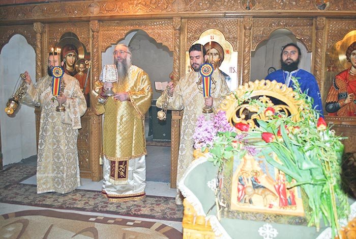 Liturghie arhierească la Paraclisul episcopal din Turnu Severin 105215