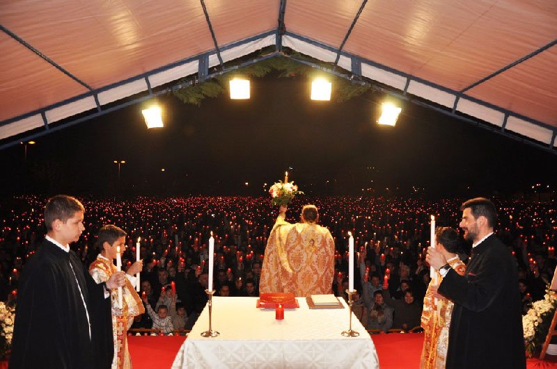 Bucuria Învierii în inimile românilor din alte ţări 105237