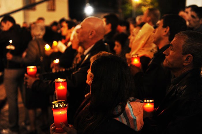 De pe lespedea Sfântului Mormânt, în inimile noastre 105235
