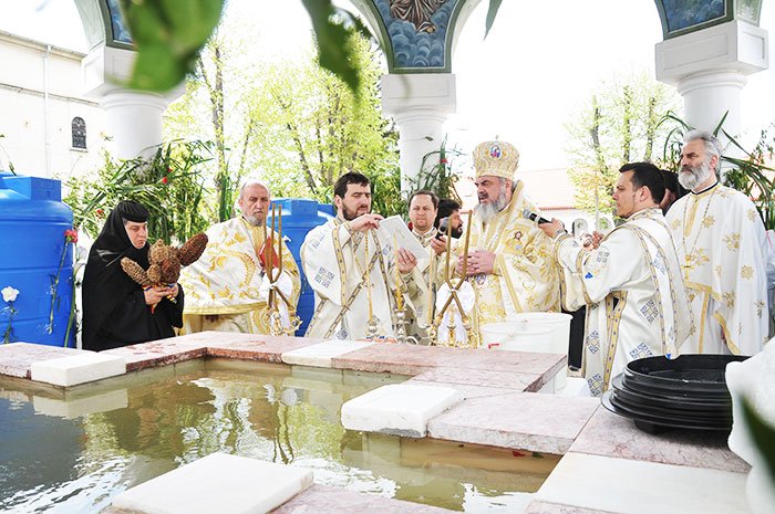 Binecuvântarea Maicii Domnului, la Ghighiu 105314