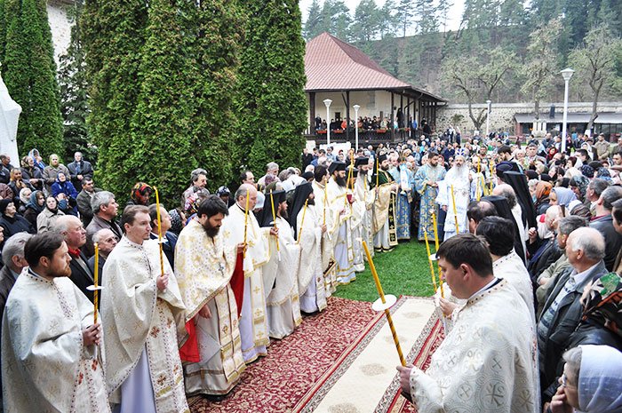 „Chipul şi rugăciunea Maicii Domnului, izvor de tămăduire“ 105327