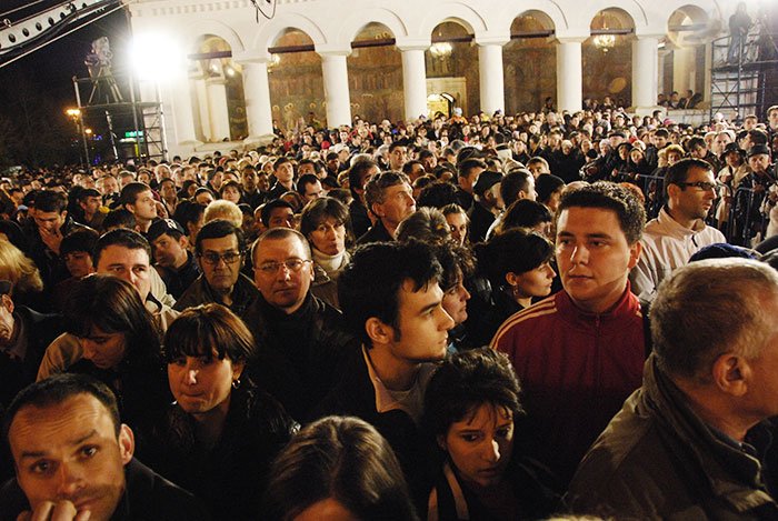 Lumina Învierii a învins umbra îndoielii 105348