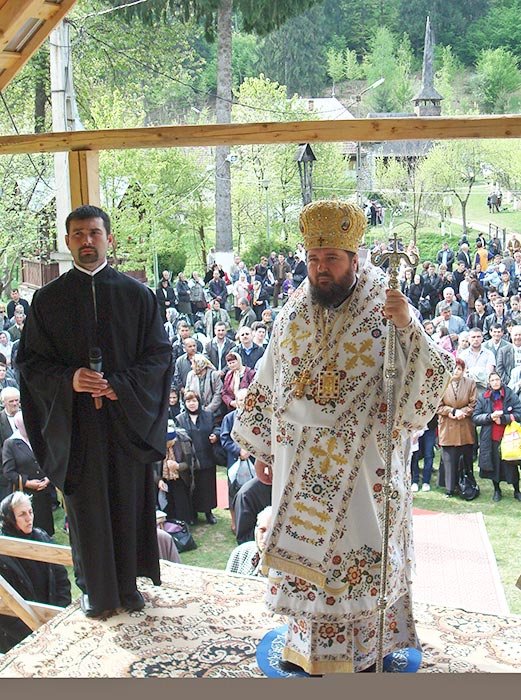 Hram la Mănăstirea Izbuc 105374