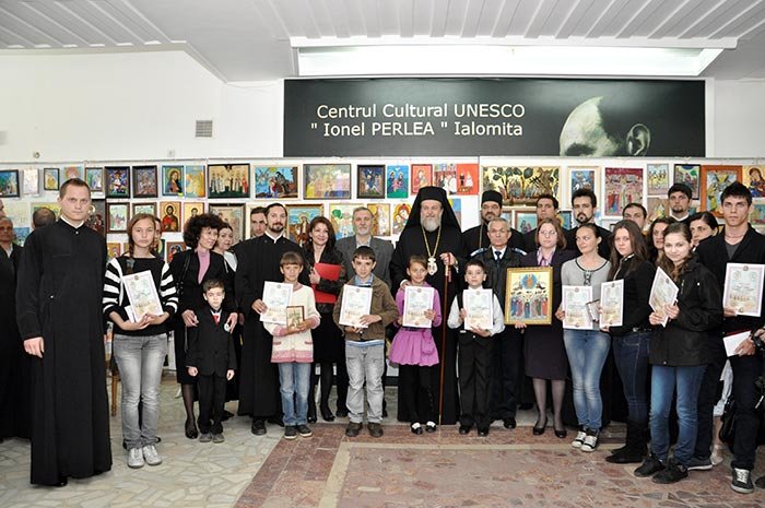 Chipul familiei creştine zugrăvit de tineri 105409