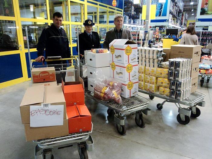 „Adoptă un suflet“ - acţiune în Episcopia Oradiei 105428