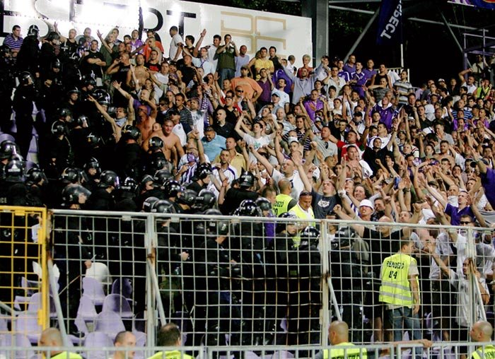 Înjurătura, o experienţă cotidiană degradantă 105448