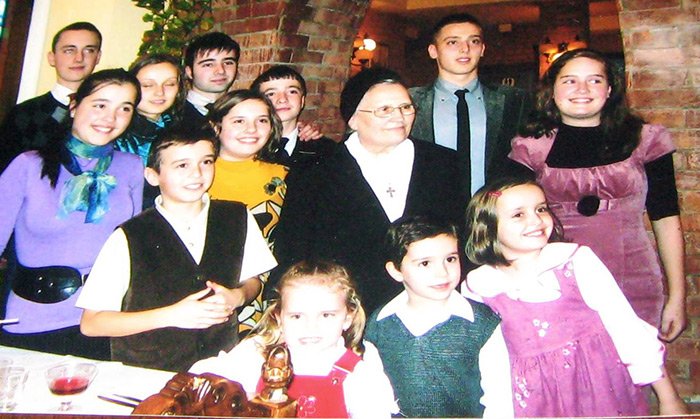 Fiică de preot, preoteasă-model, mamă de episcop 105493