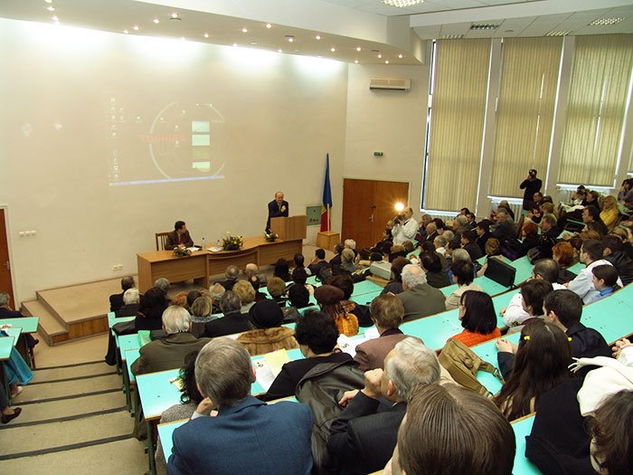 Educaţie şi cultură: Numărul doctoranzilor, limitat de performanţa universităţilor 105582