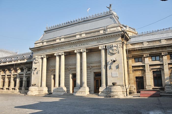 Observaţii la Legea privind parteneriatul dintre stat şi culte în domeniul serviciilor sociale 105584