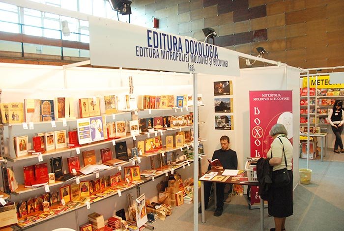 „Omul îşi află hrana sufletului şi în cartea religioasă” 105608