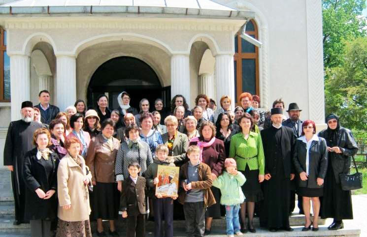 Ziua femeii creştine la Podu Iloaiei 105581