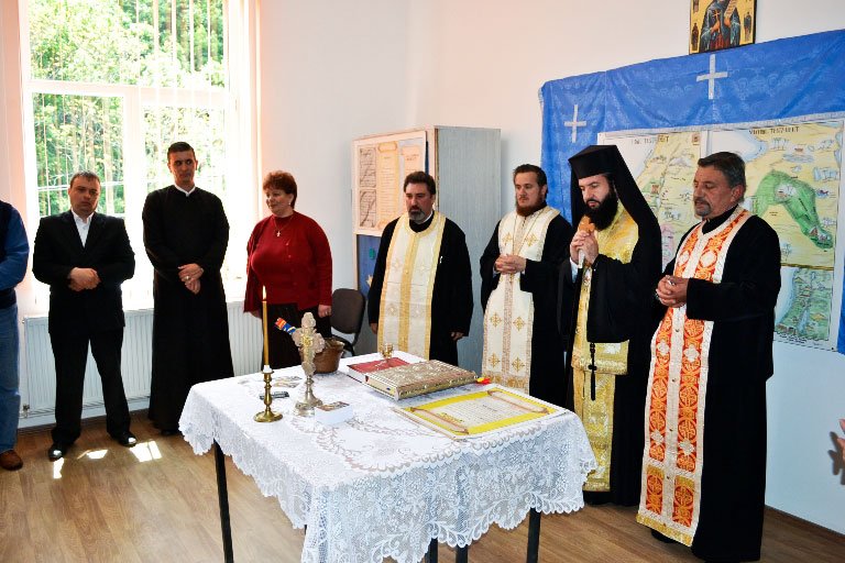 Vizită chiriarhală în Sasca Montană 105634