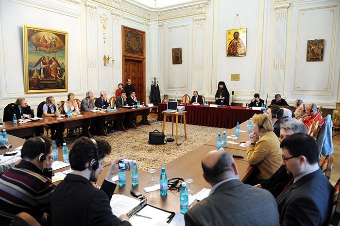 Criza economică, în atenţia Bisericilor 105701