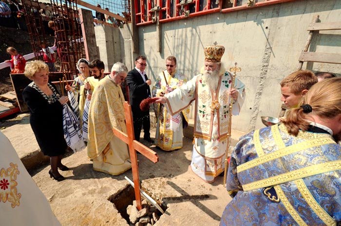 Două biserici se vor ridica la Vânători şi Prăjeşti 105748