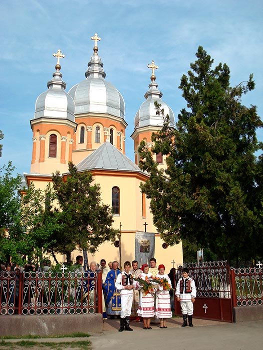 Resfinţirea Bisericii „Sfinţii Arhangheli Mihail şi Gavriil“ din Pietriş 105754