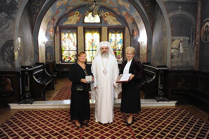 Plachetă aniversară pentru Patriarhul României 105785