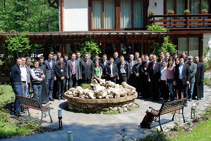 „Tainele Botezului şi Cununiei în Sfânta Scriptură“ 105843