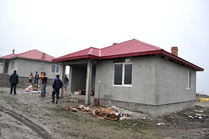 Trei case pentru sinistraţii din Dorohoi vor fi sfinţite astăzi 105860