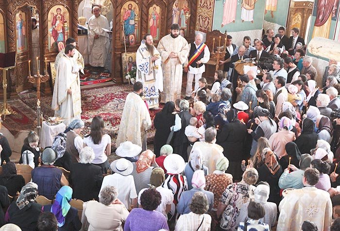 Hramul Sfinţilor Împăraţi Constantin şi Elena 105895