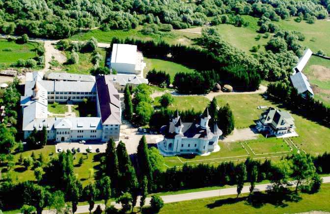 Încep înscrierile la seminariile teologice 105896