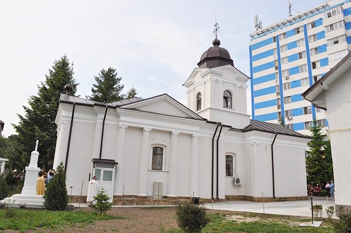 „Sărbătoarea Sfinţilor Împăraţi ne cheamă să trecem de la întuneric la lumină“ 105897