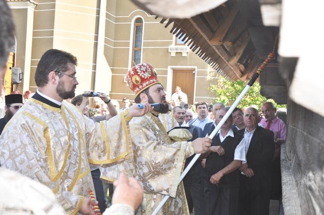 PS Petroniu, în mijlocul credincioşilor 105921