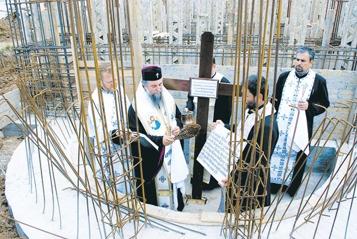 Un nou lăcaş de închinare pentru craioveni 105971