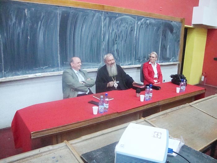 Întâlnire a Mitropolitului Andrei cu studenţii clujeni 105996