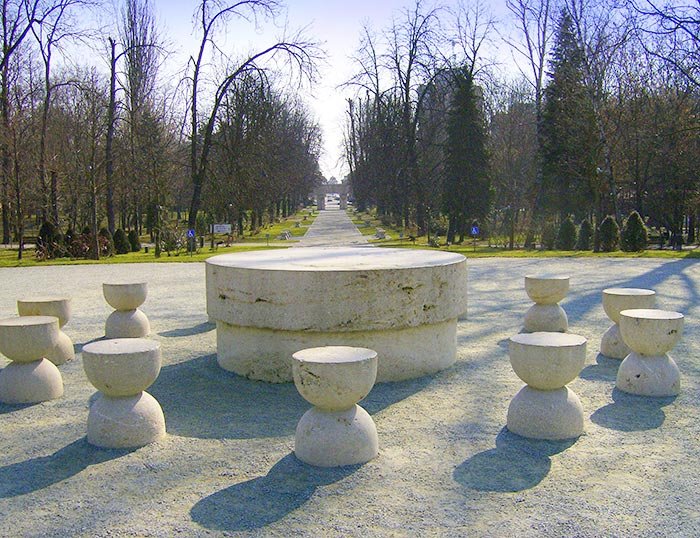 Se poate linişti, cu adevărat, sufletul omului în oraş? 106000