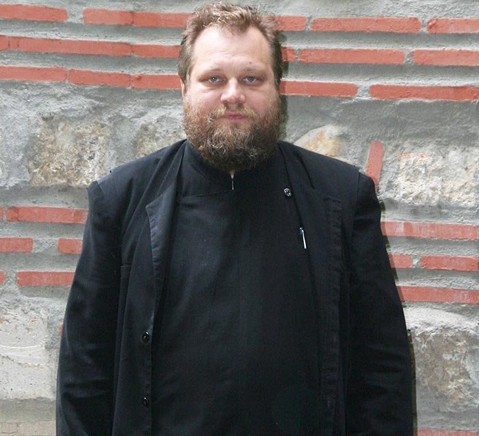 Răspunsuri duhovniceşti: Tinerii în viaţa Bisericii 106025