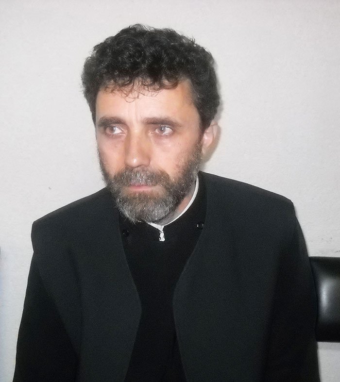 Răspunsuri duhovniceşti: Cum ne comportăm într-un mediu ostil? 106067