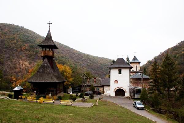 Adunarea tinerilor din Episcopia Severinului, la a II-a ediţie 106101