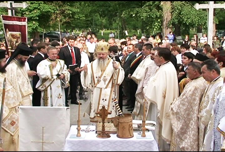 Resfinţirea bisericii militare din Dej 106097