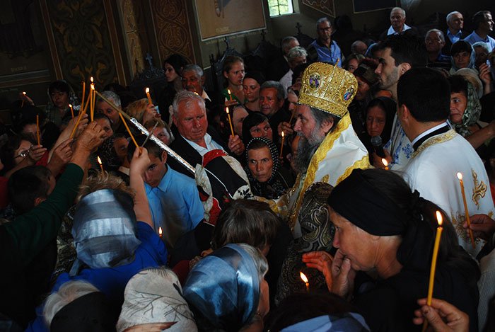 Resfinţirea Bisericii „Sfânta Parascheva“ 106100