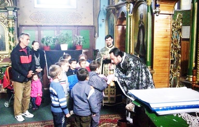 Liturghia copiilor, la Şcoala Generală Nr. 12 din Reşiţa 106201