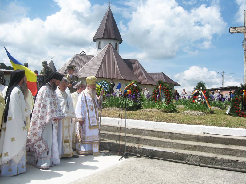 Mii de credincioşi şi-au cinstit eroii 106218