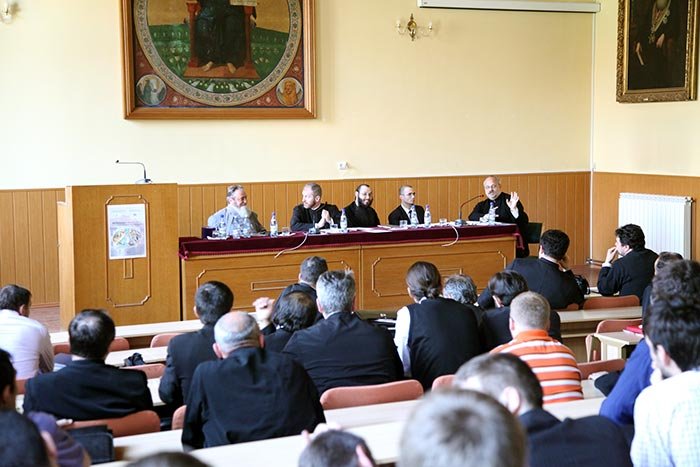 Simpozion despre Taina Botezului la Sibiu 106298