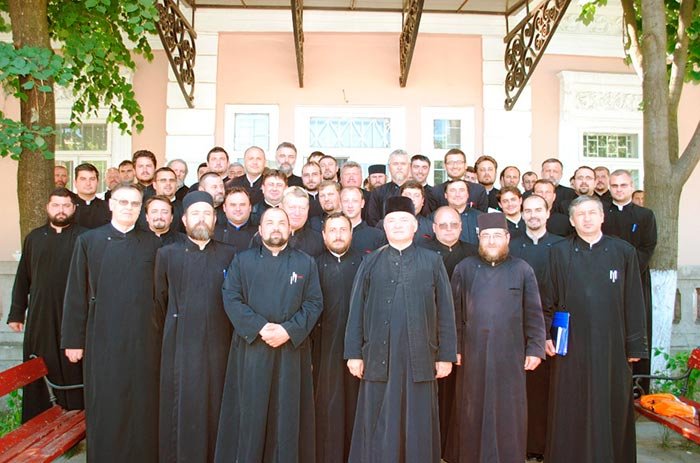 Şedinţa preoţilor din Protopopiatul Huşi 106318