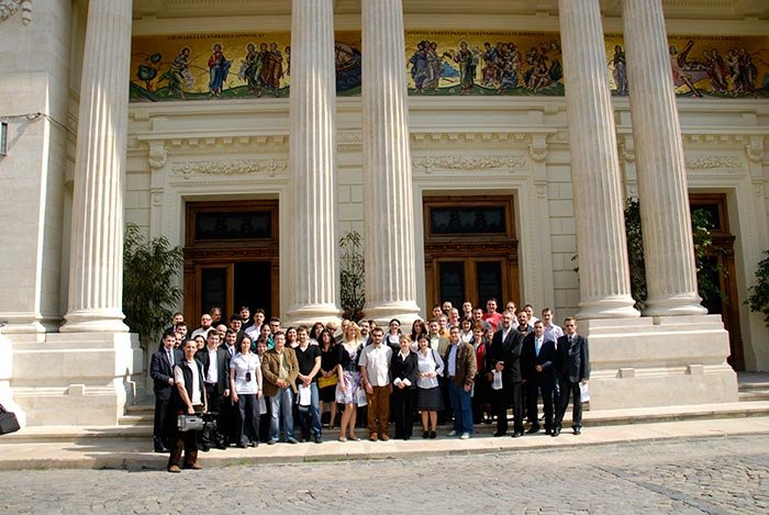 Centrul Basilica îşi sărbătoreşte hramul 106374