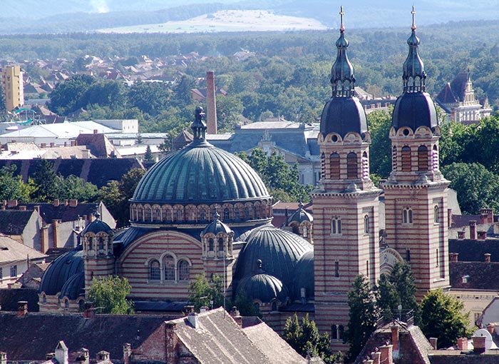 Maica bisericilor din Ardeal, pregătită de hram 106392