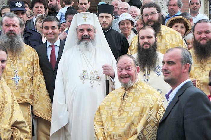 Lumina Sfintei Treimi peste credincioşii din Buşteni 106412