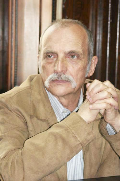 Un poet contemporan, în căutarea sacrului 106426