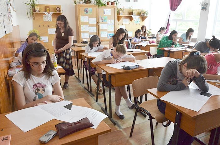 Luni începe evaluarea naţională pentru absolvenţii de gimnaziu 106471