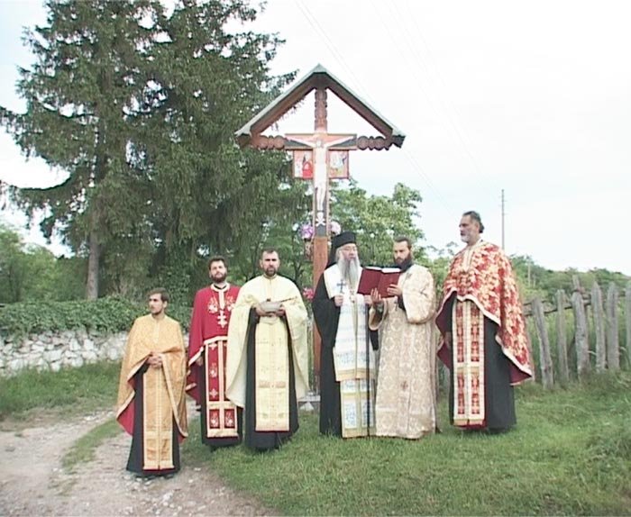 Sfinţire de troiţă la Bunoaica mehedinţeană 106523