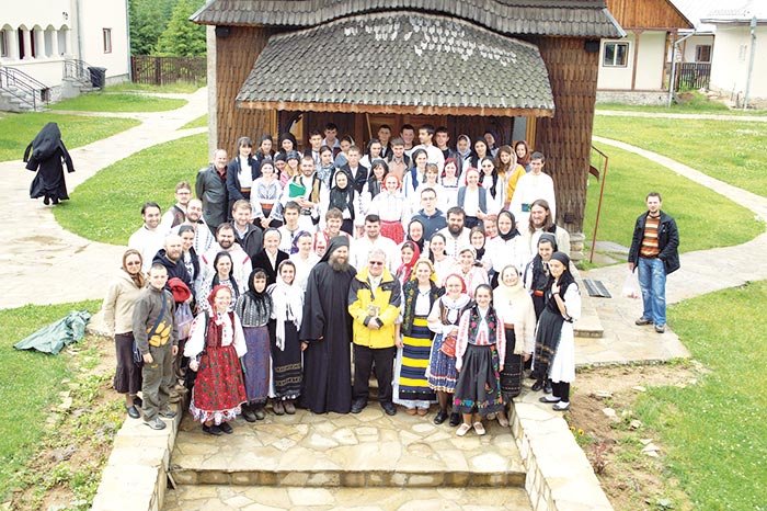 Tabără duhovnicească „Părintele Teofil Părăian” la Mănăstirea Oaşa 106512