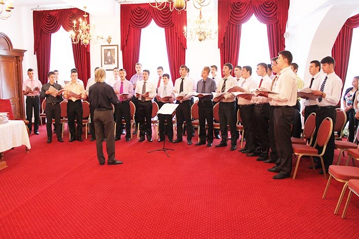 Festivitate de premiere a elevilor Seminarului Teologic din Râmnic 106547