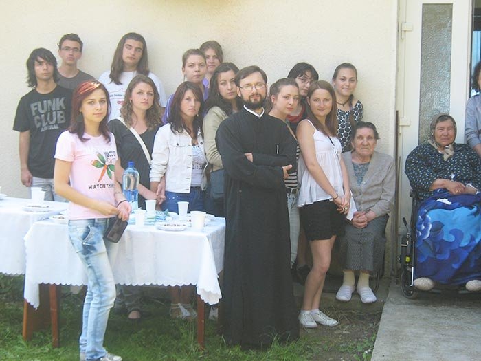 Liceeni oneşteni, în tabără la aşezământul social-filantropic de la Hârja 106553